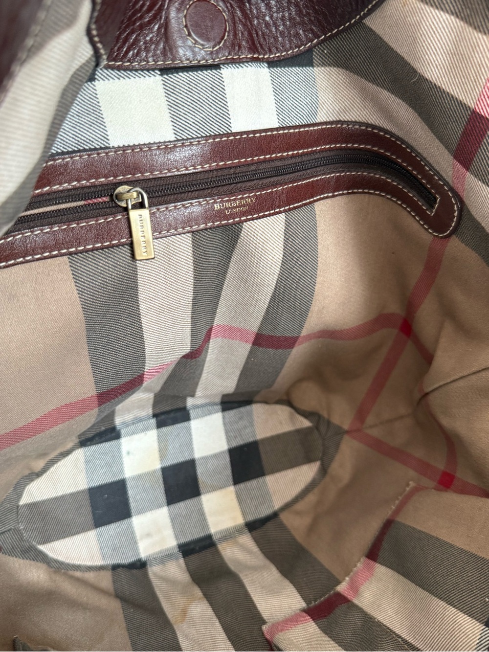 Burberry London Raffia Dark Brown Bucket Bag - Picture 10 of 16